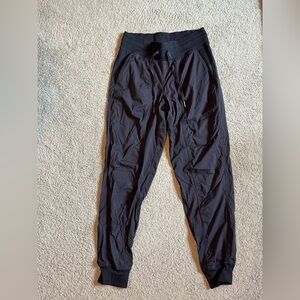 Lululemon Dance Studio Mid Rise Jogger Women’s Size 6